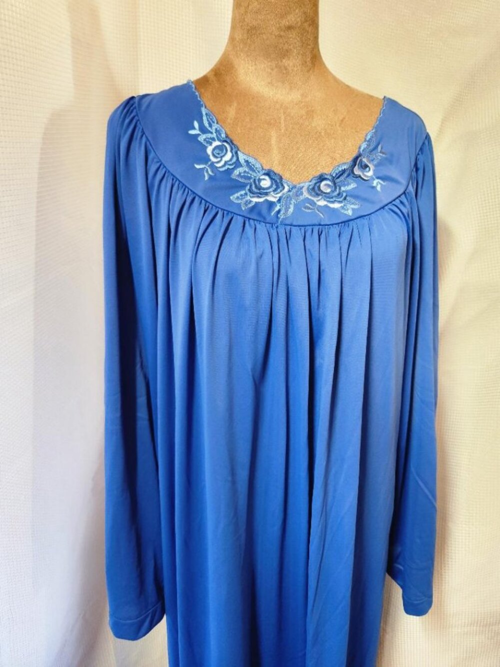 Women's Shadowline® Petals Long Sleeve Long Nightgown Sz Large Navy Color - Picture 3 of 5